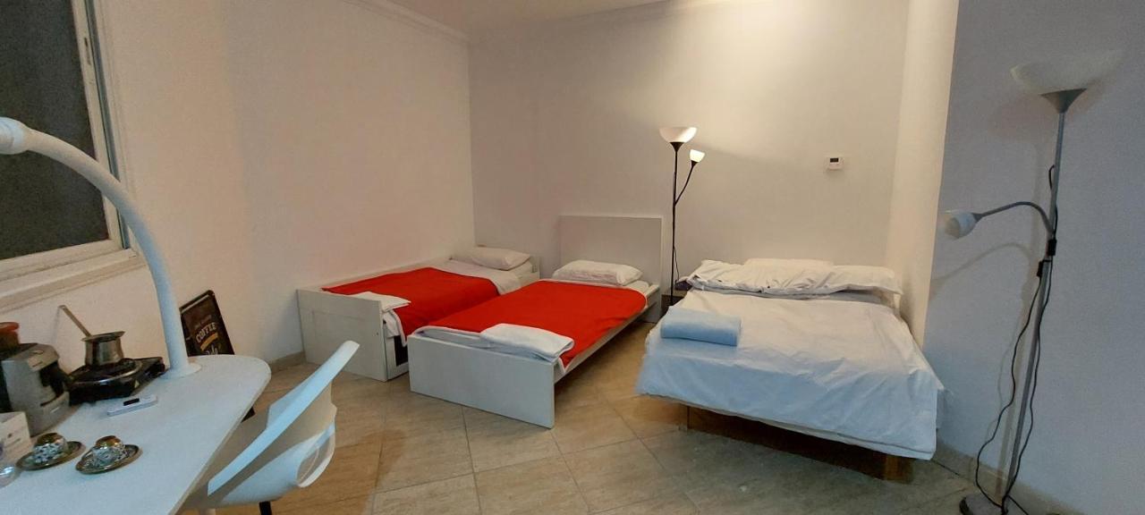 Hostel The Venue Aladdin Kuwait City Ngoại thất bức ảnh